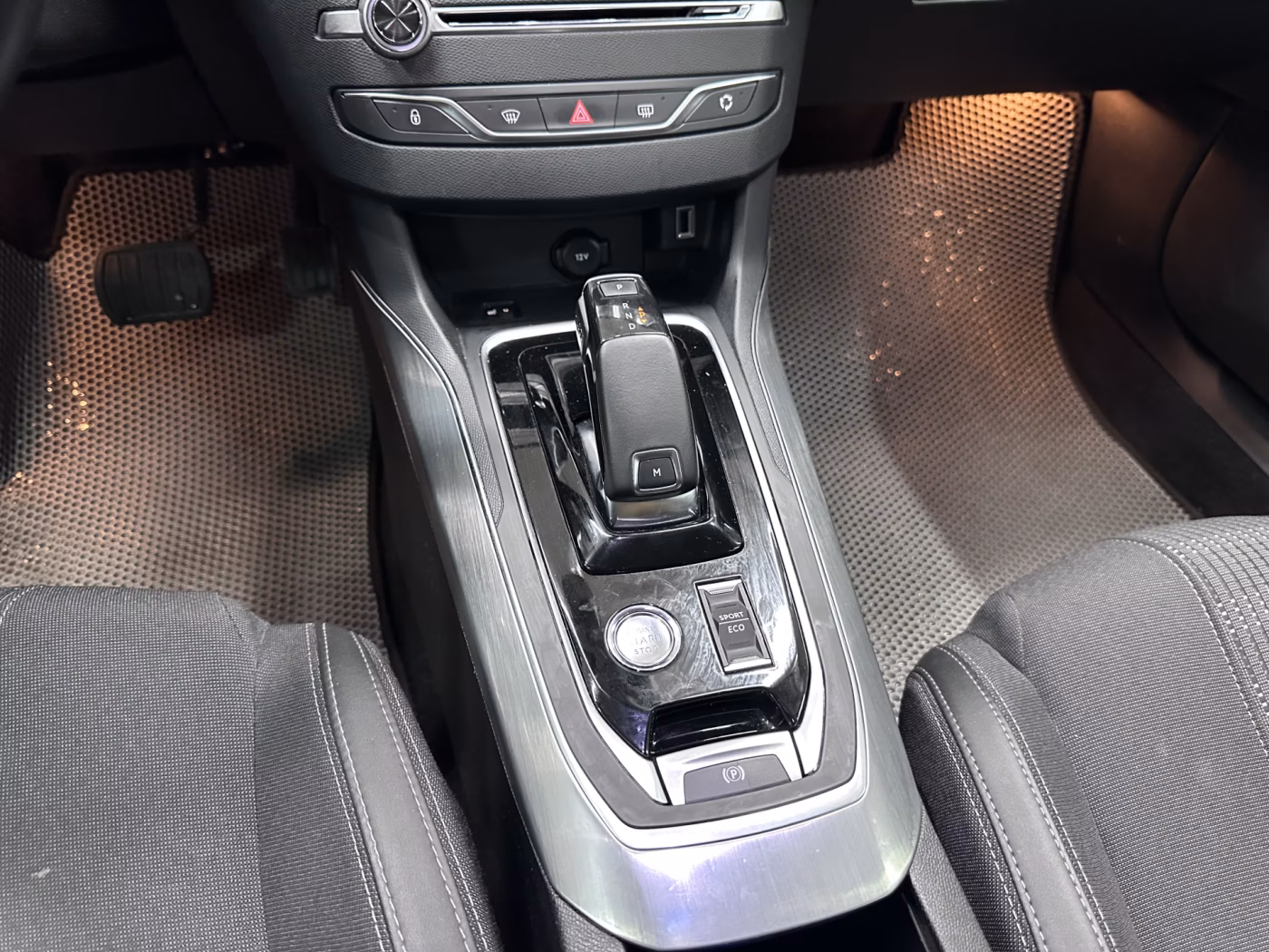 Peugeot 308 фото 16