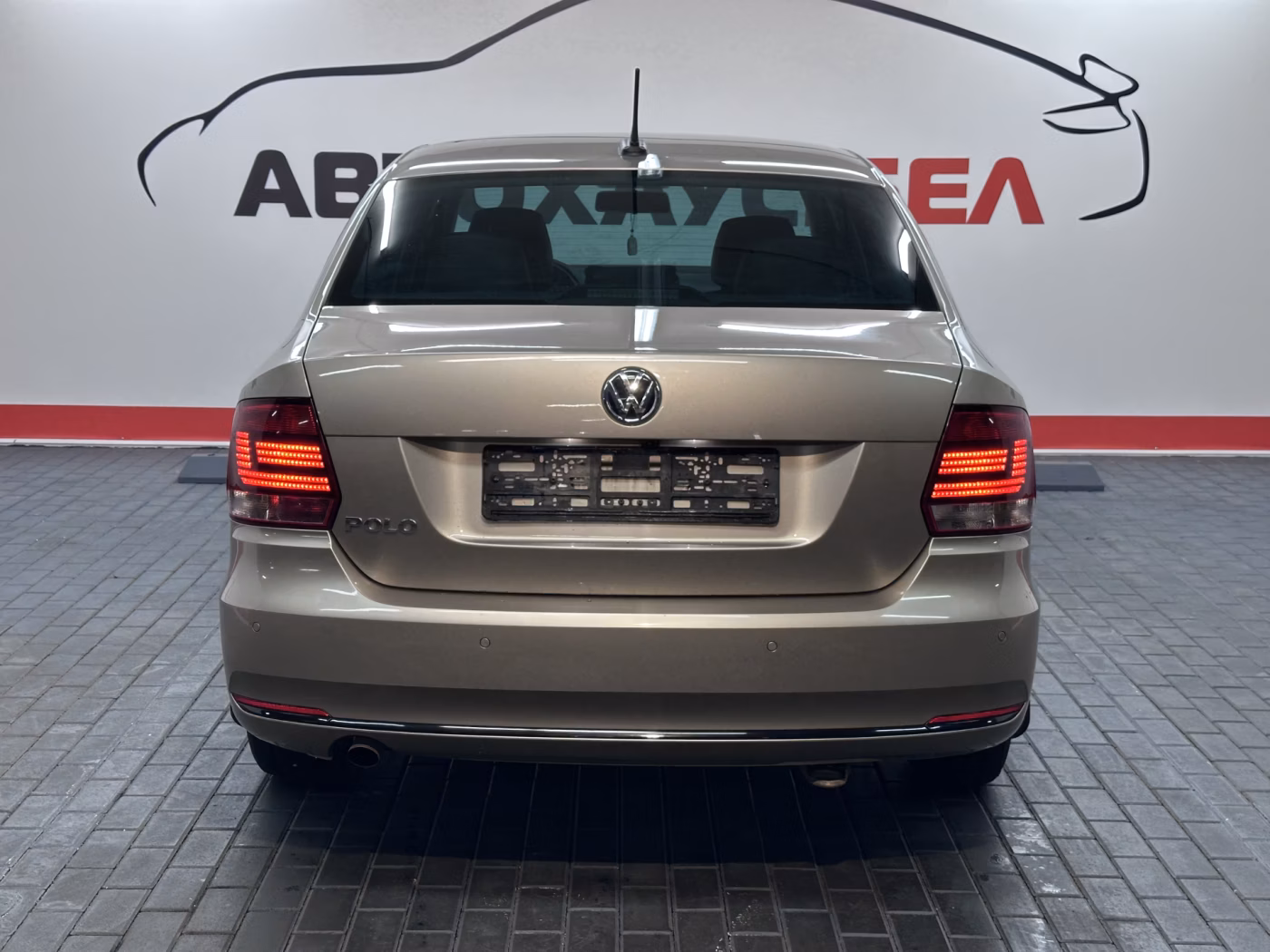 Volkswagen Polo Sedan фото 5