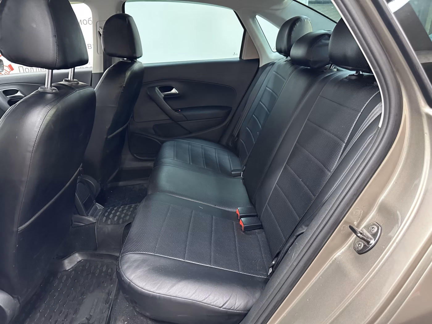 Volkswagen Polo Sedan фото 9