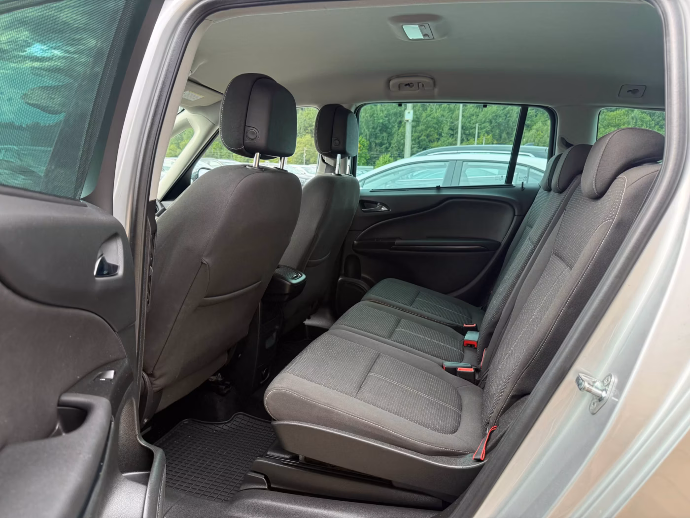 Opel Zafira фото 11
