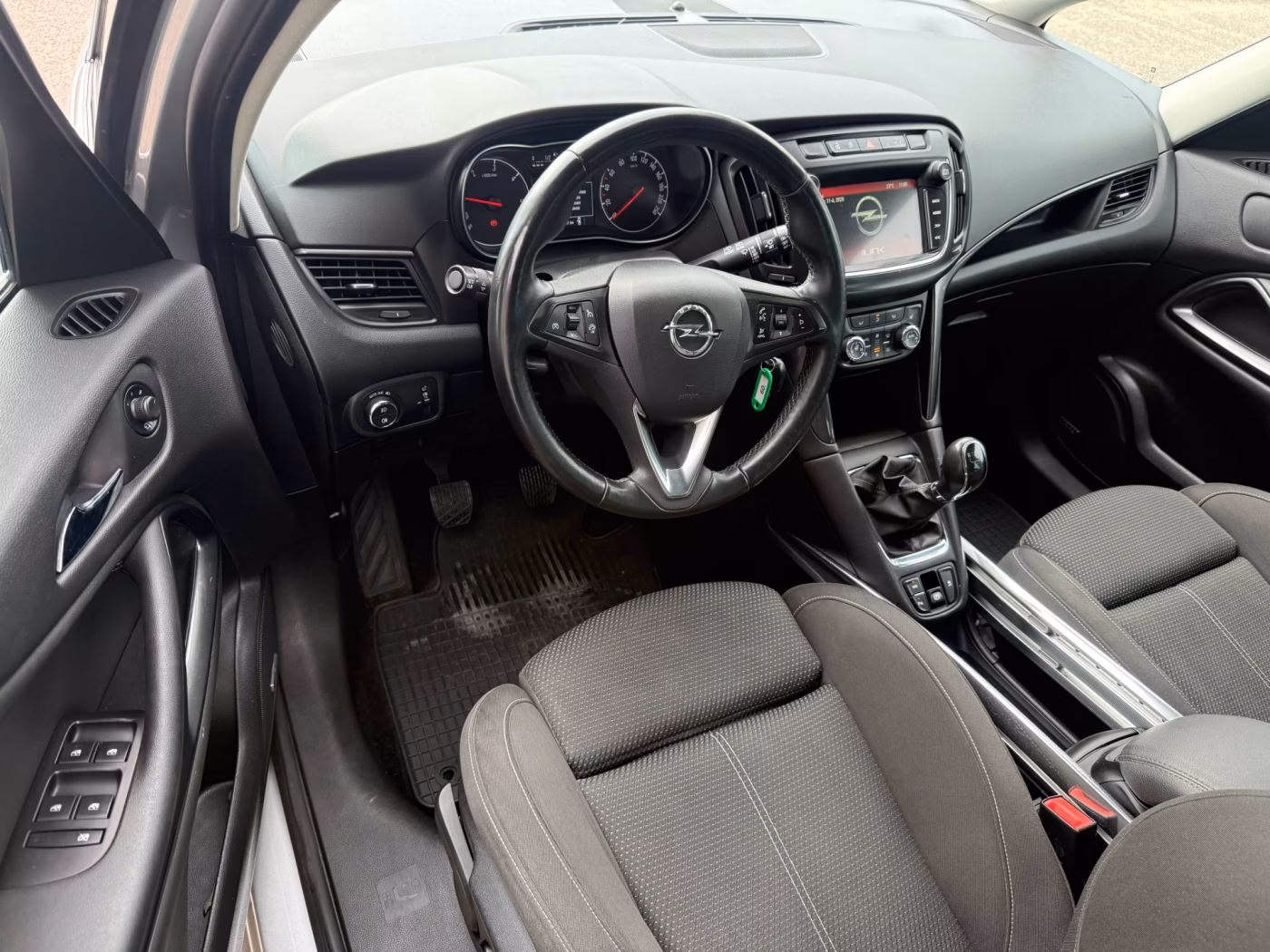 Opel Zafira фото 9