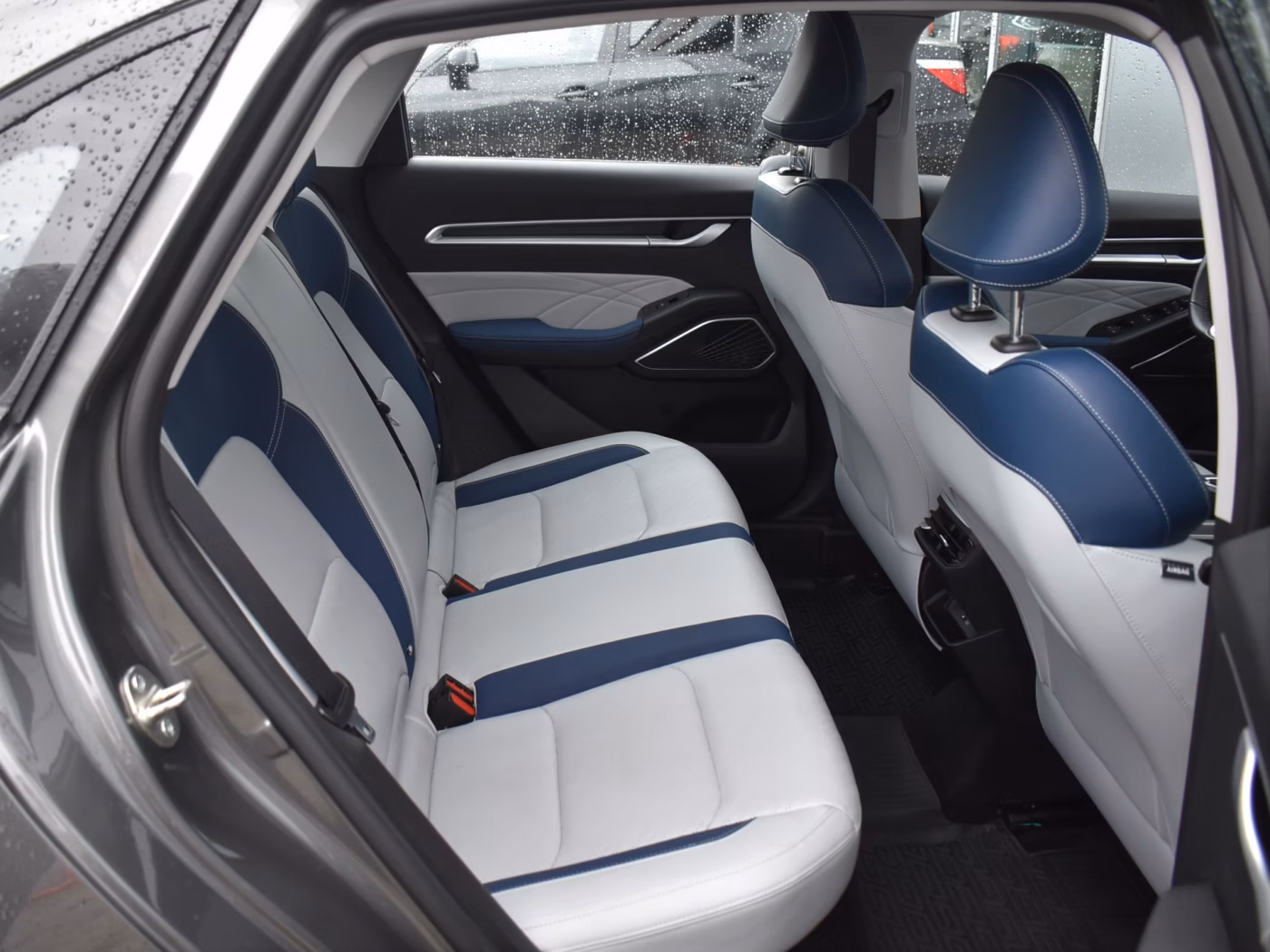 Geely Emgrand фото 9