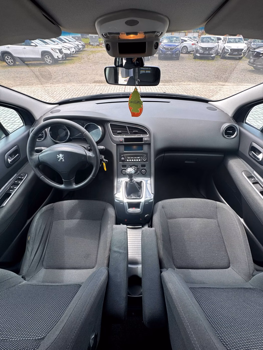 Peugeot 5008 фото 9