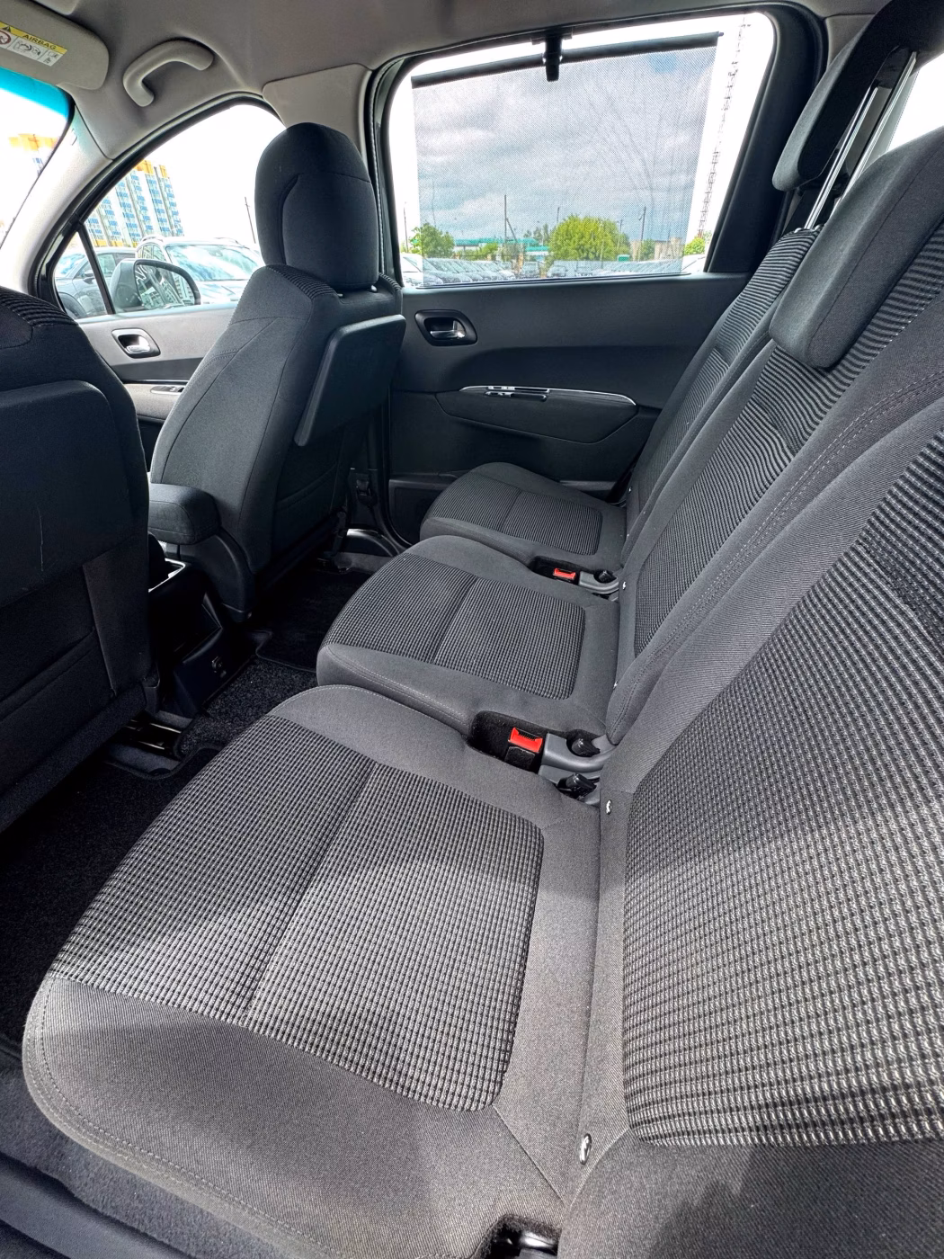 Peugeot 5008 фото 11