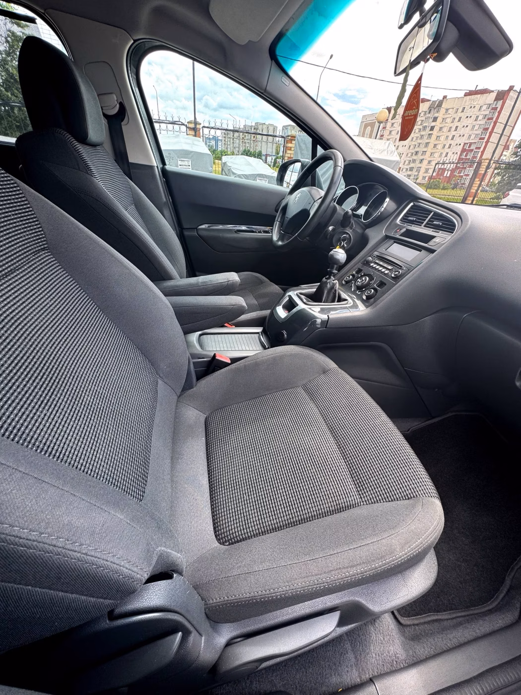 Peugeot 5008 фото 13