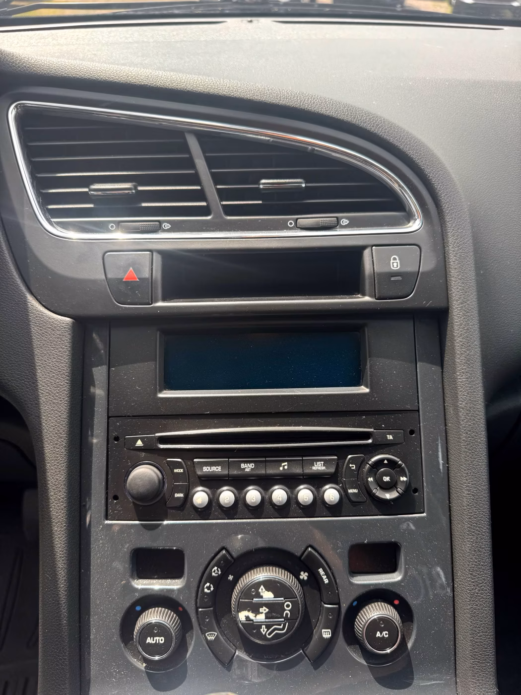 Peugeot 5008 фото 15