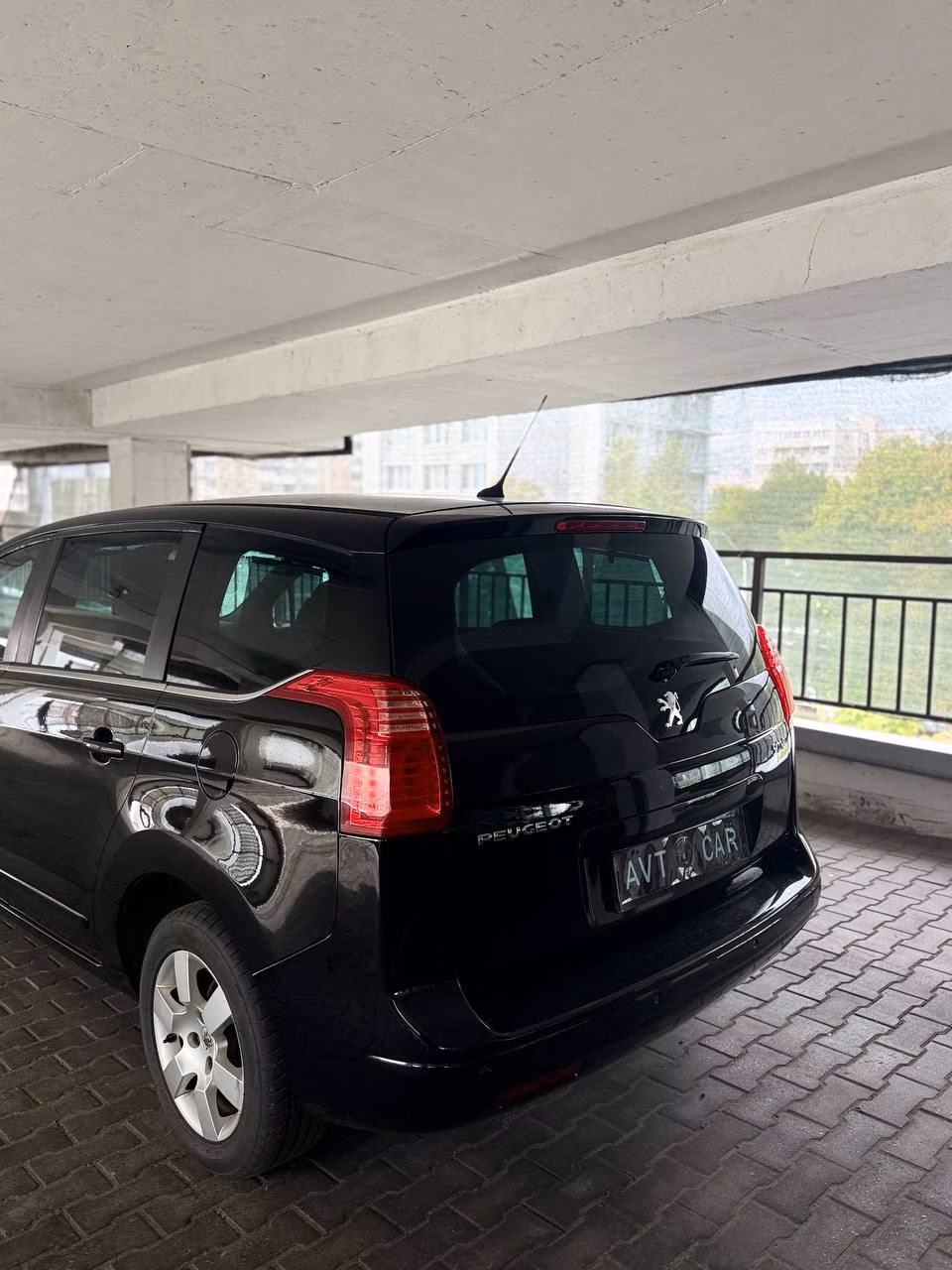 Peugeot 5008 фото 4