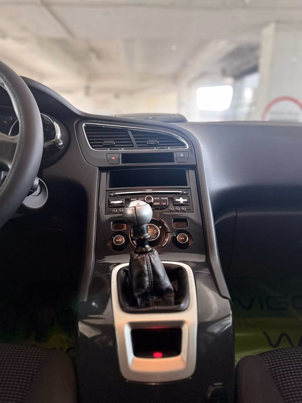 Peugeot 5008 фото 15
