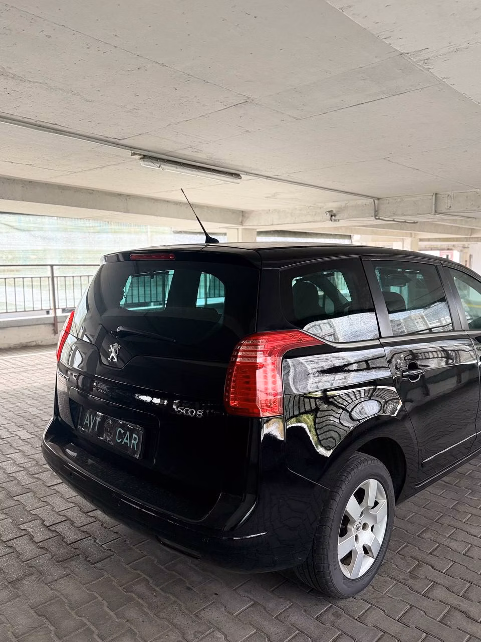 Peugeot 5008 фото 8