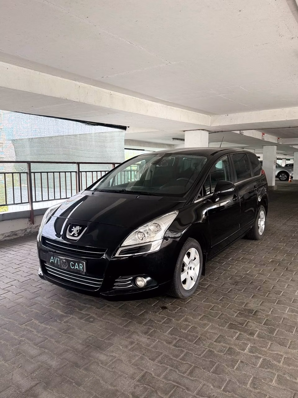 Peugeot 5008 фото 2