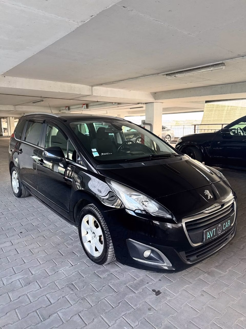 Peugeot 5008 фото 10