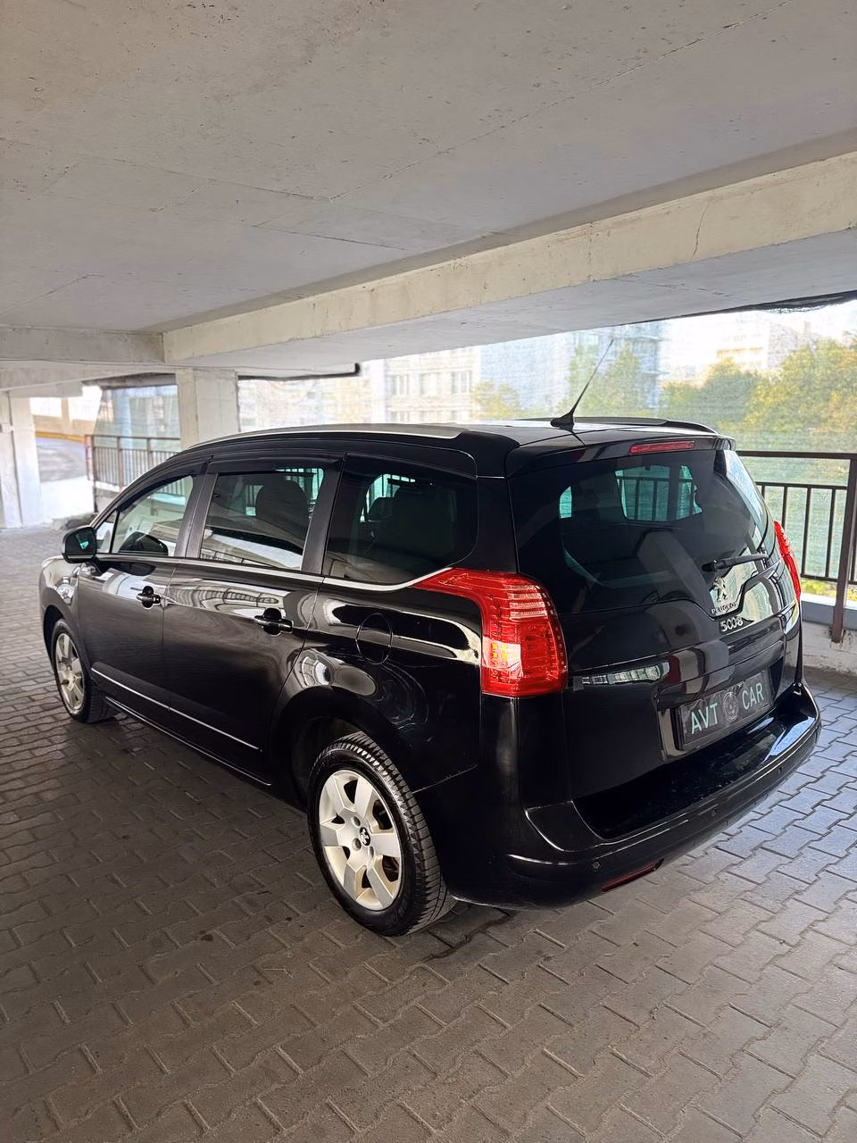 Peugeot 5008 фото 4