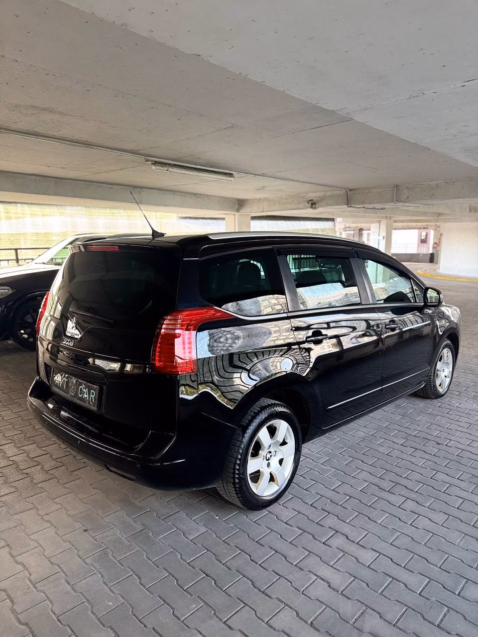 Peugeot 5008 фото 7