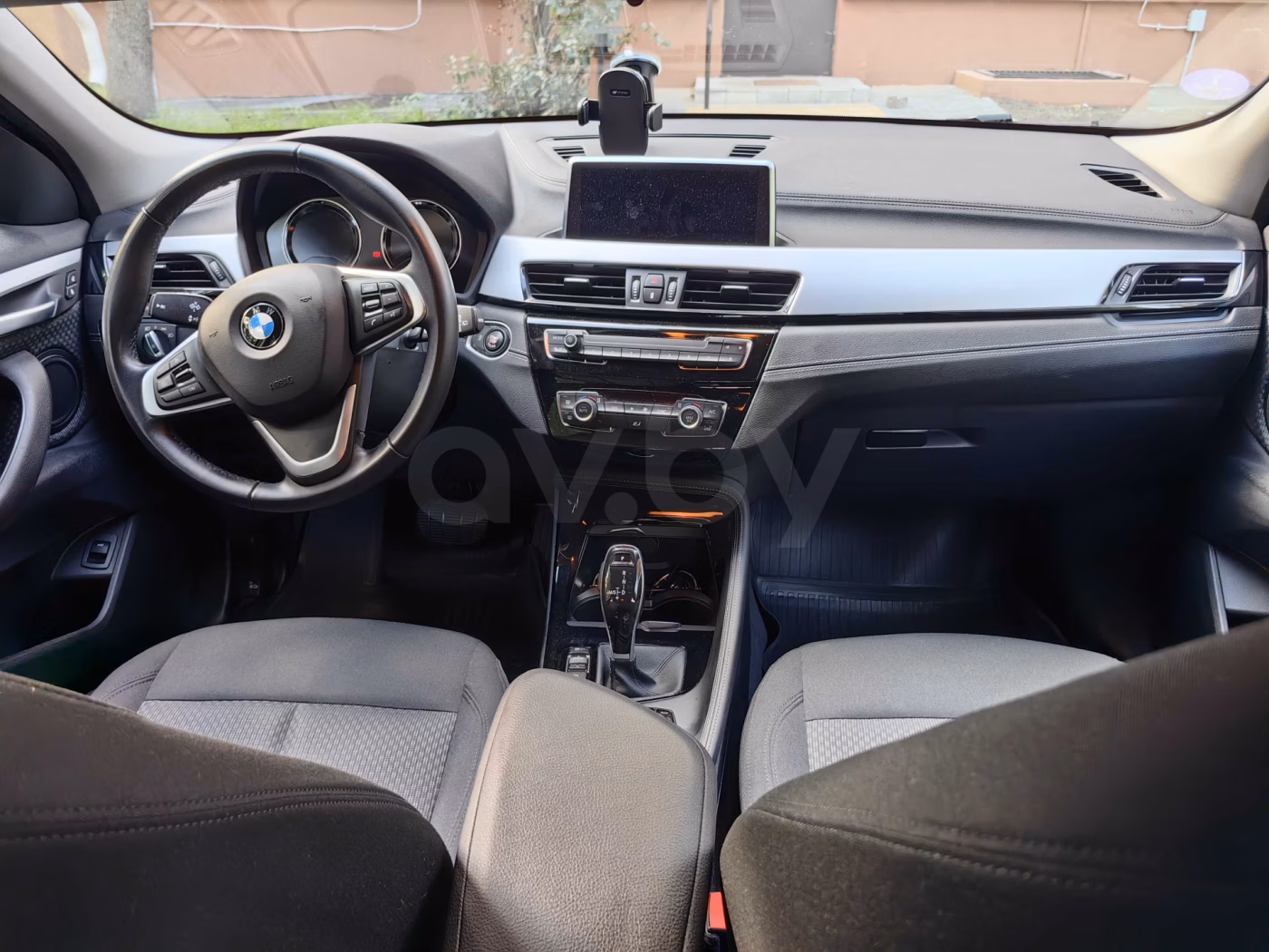 BMW X2 фото 11