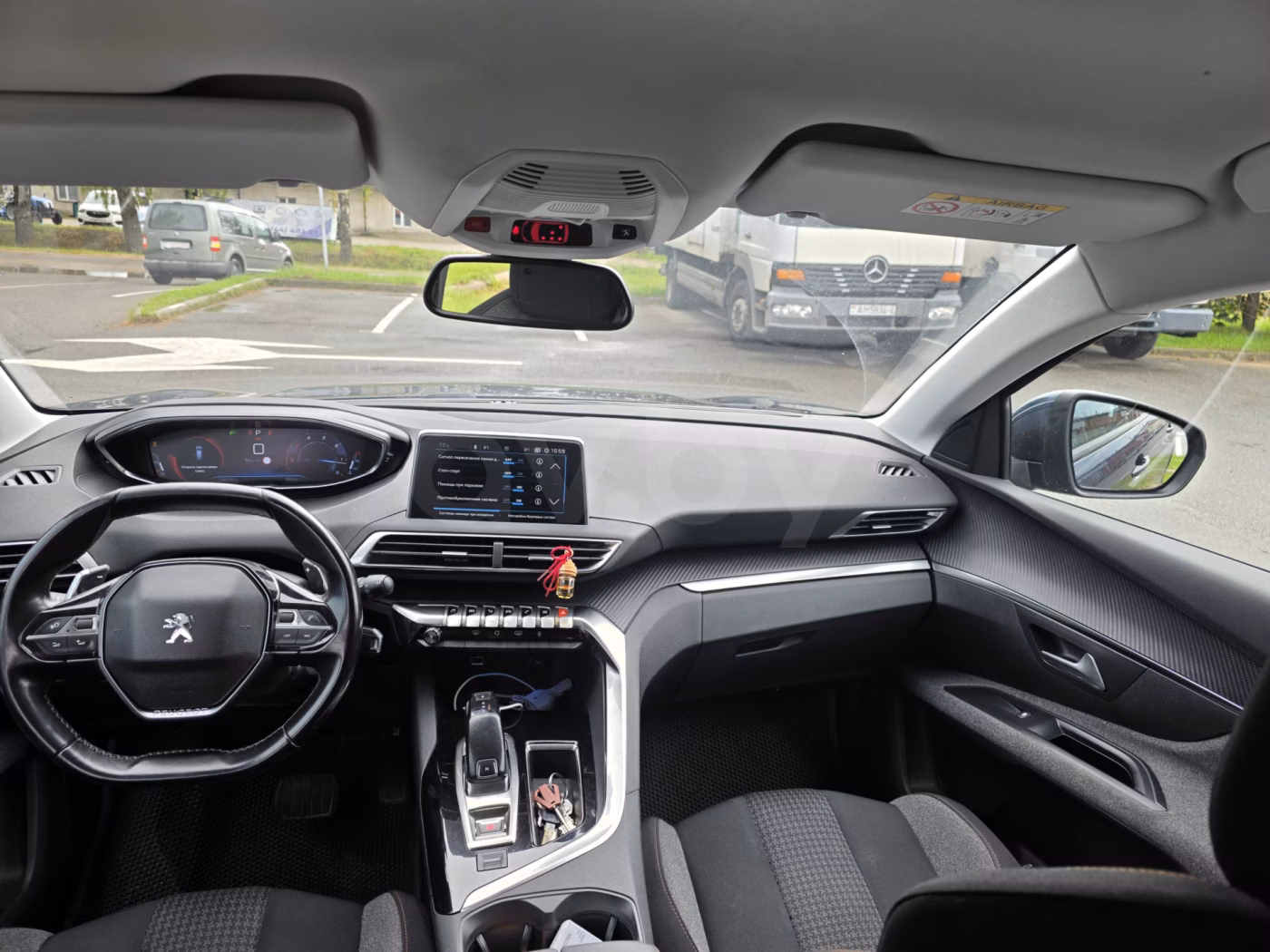 Peugeot 5008 фото 8
