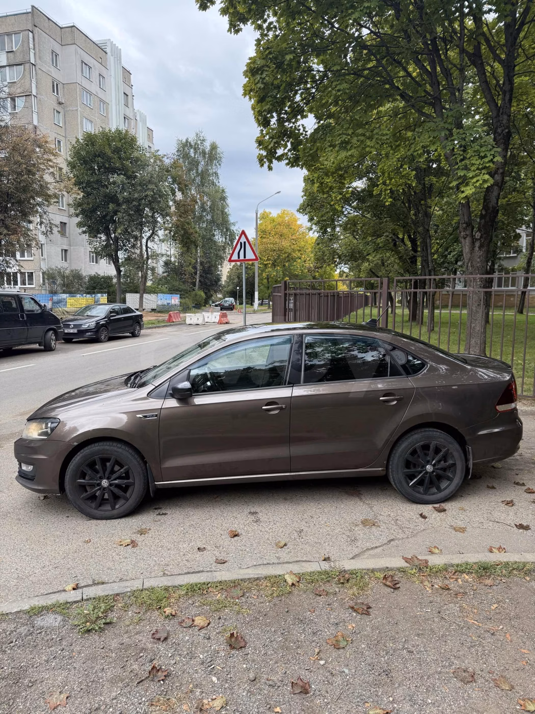 Volkswagen Polo Sedan фото 2
