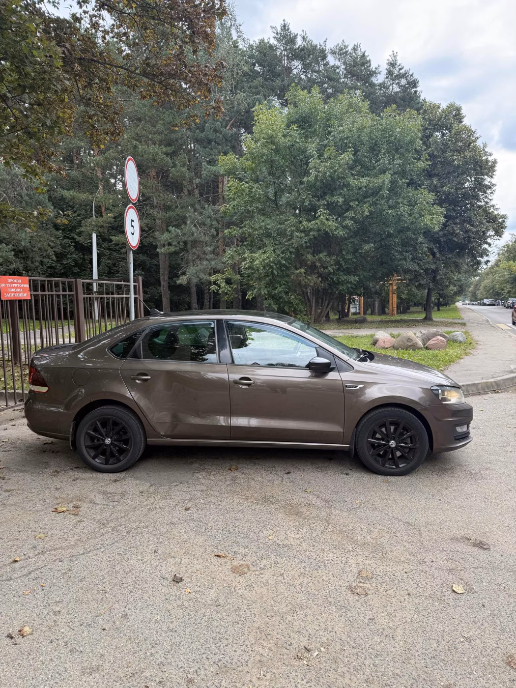 Volkswagen Polo Sedan фото 3