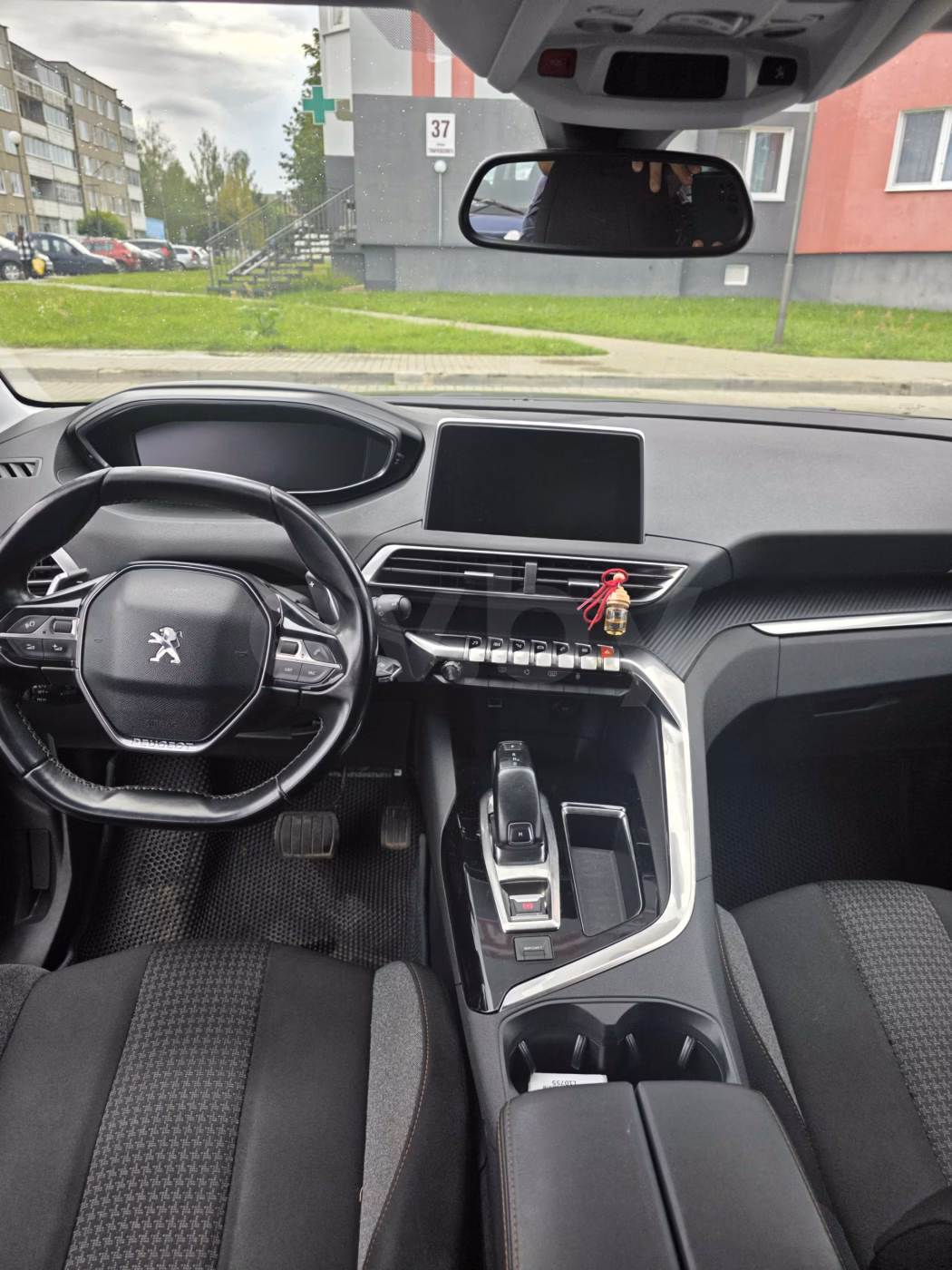 Peugeot 5008 фото 10