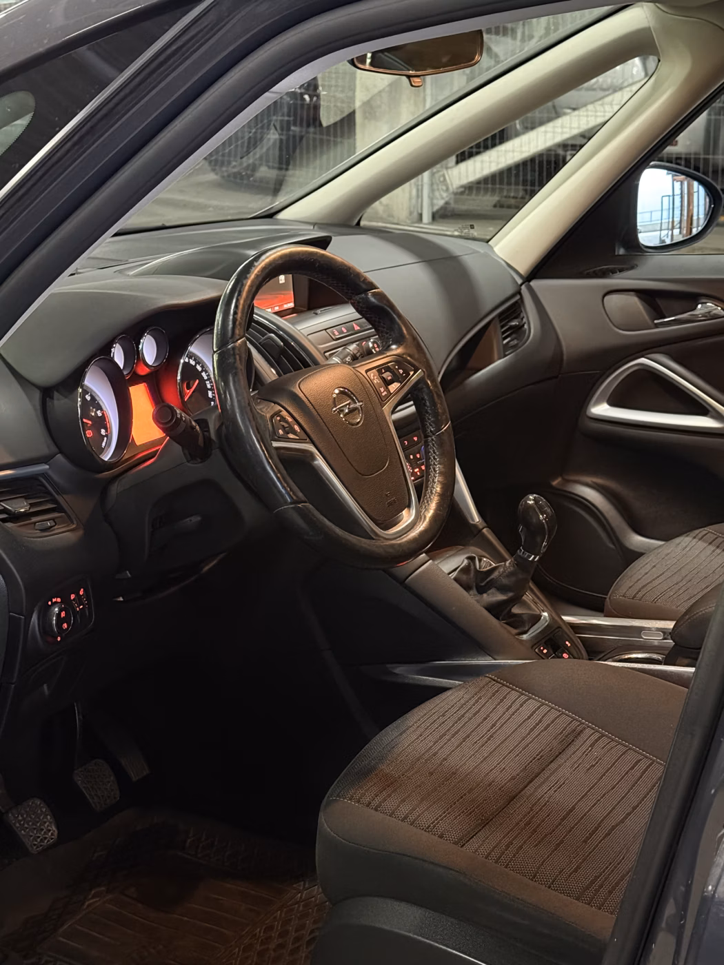 Opel Zafira фото 8