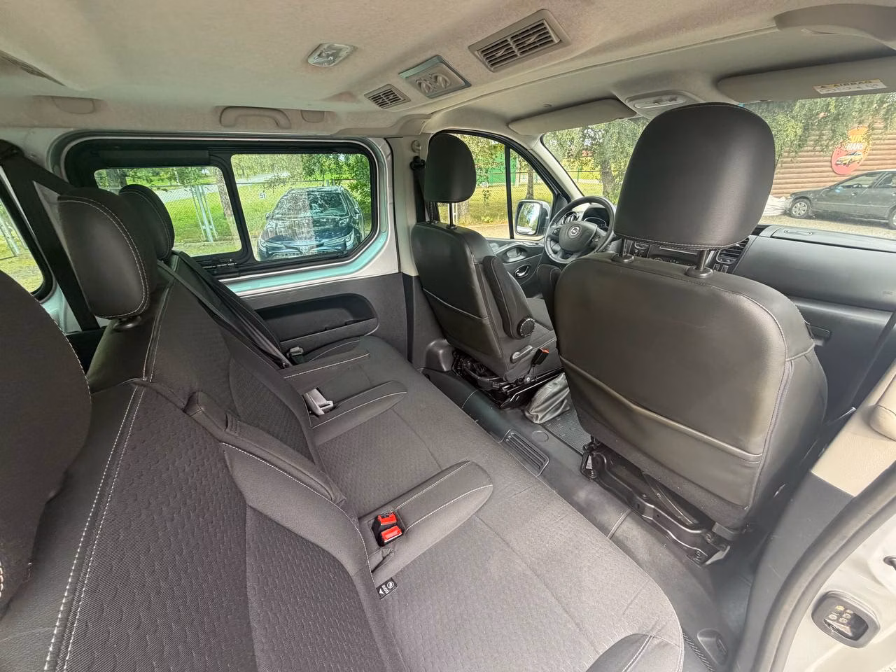 Opel Vivaro фото 11
