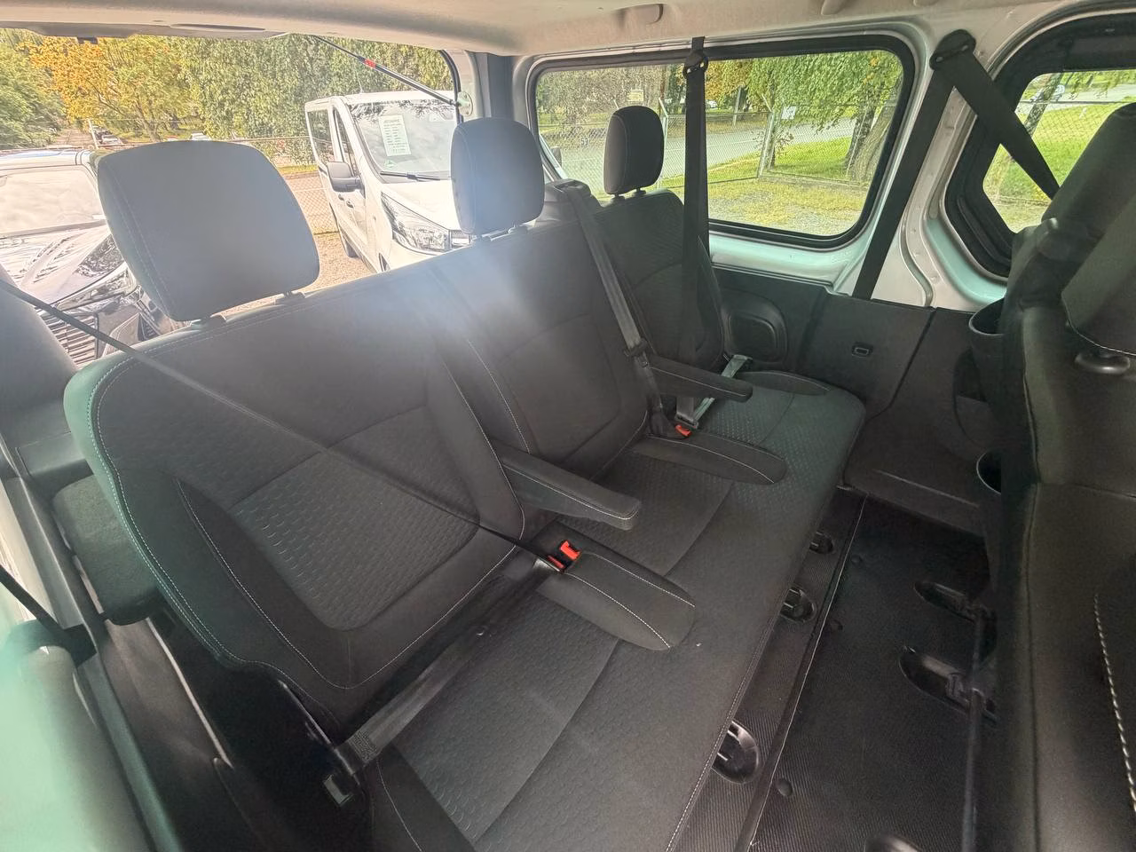 Opel Vivaro фото 12