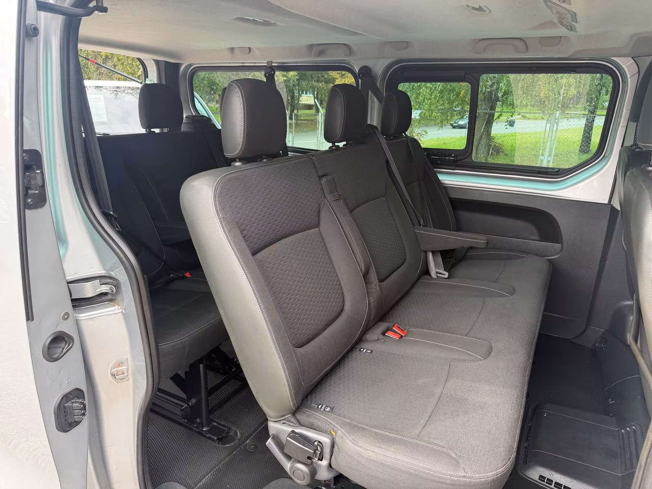 Opel Vivaro фото 10