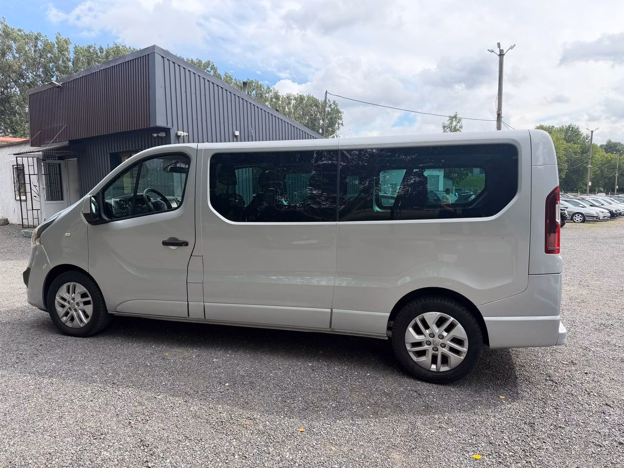 Opel Vivaro фото 4