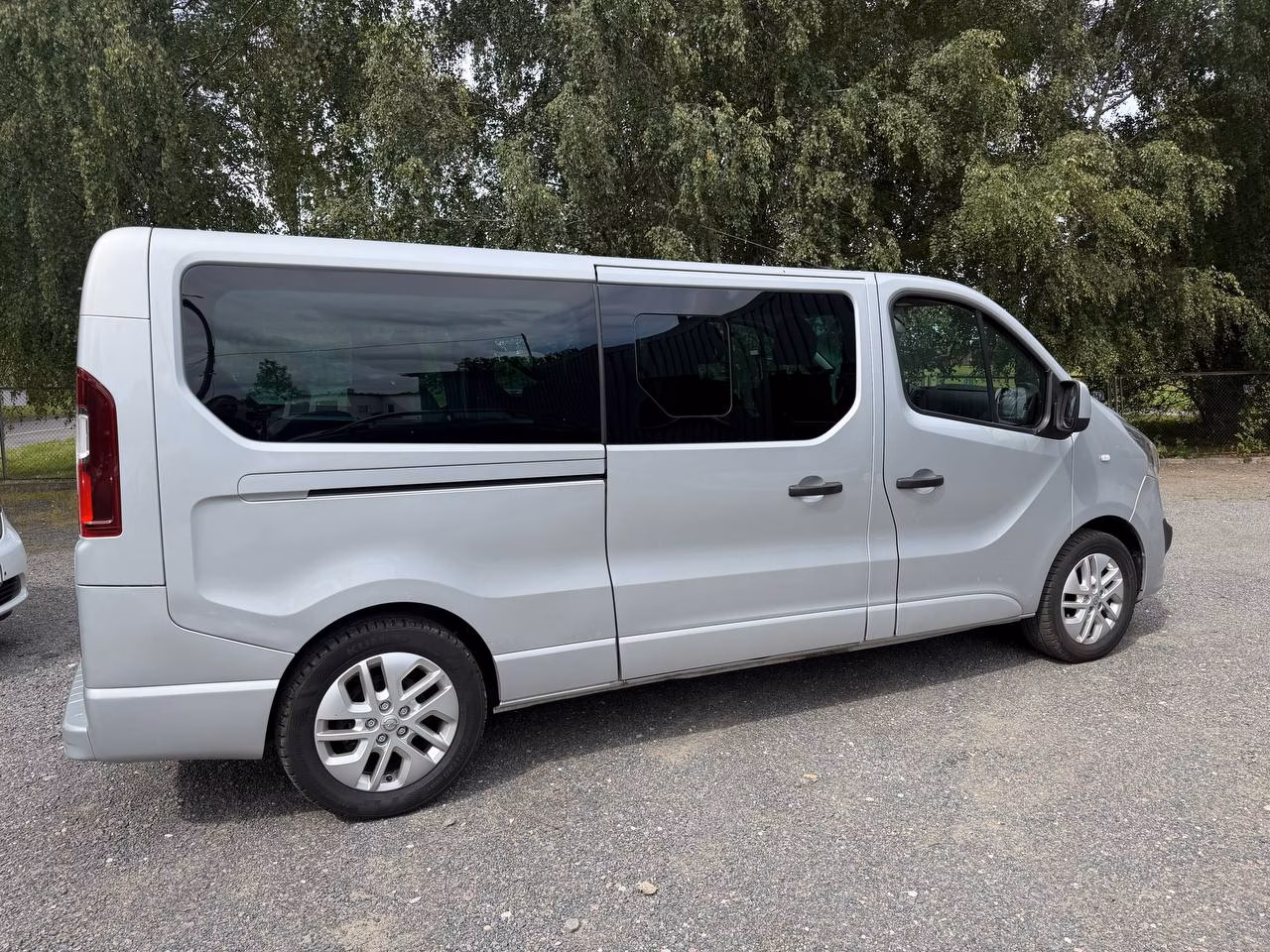 Opel Vivaro фото 3