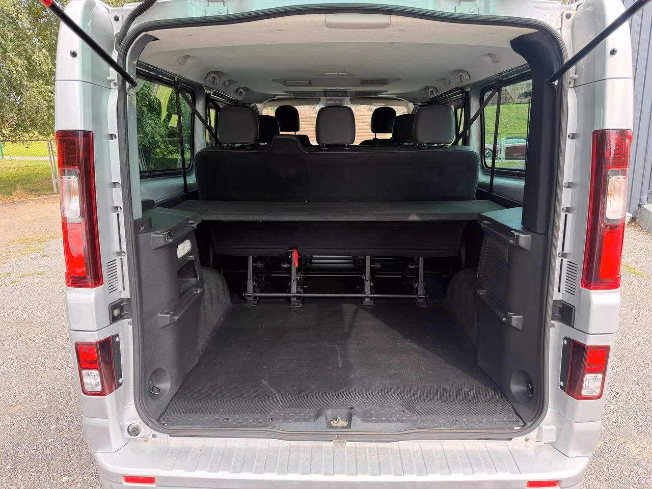 Opel Vivaro фото 7