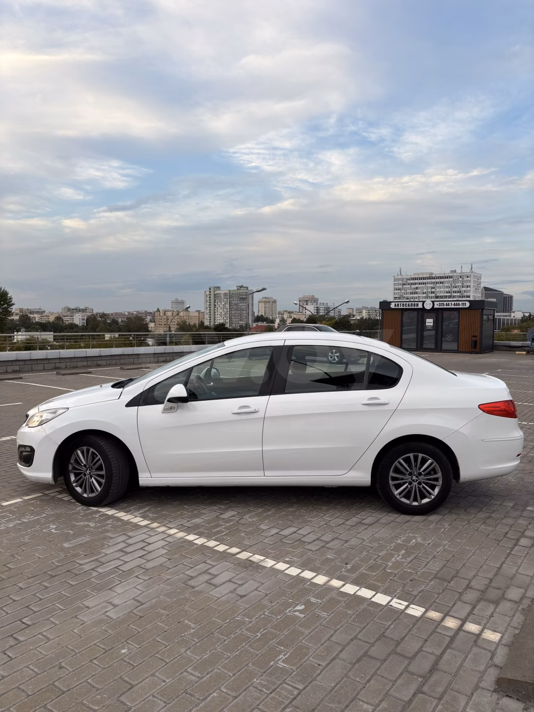 Peugeot 408 фото 3