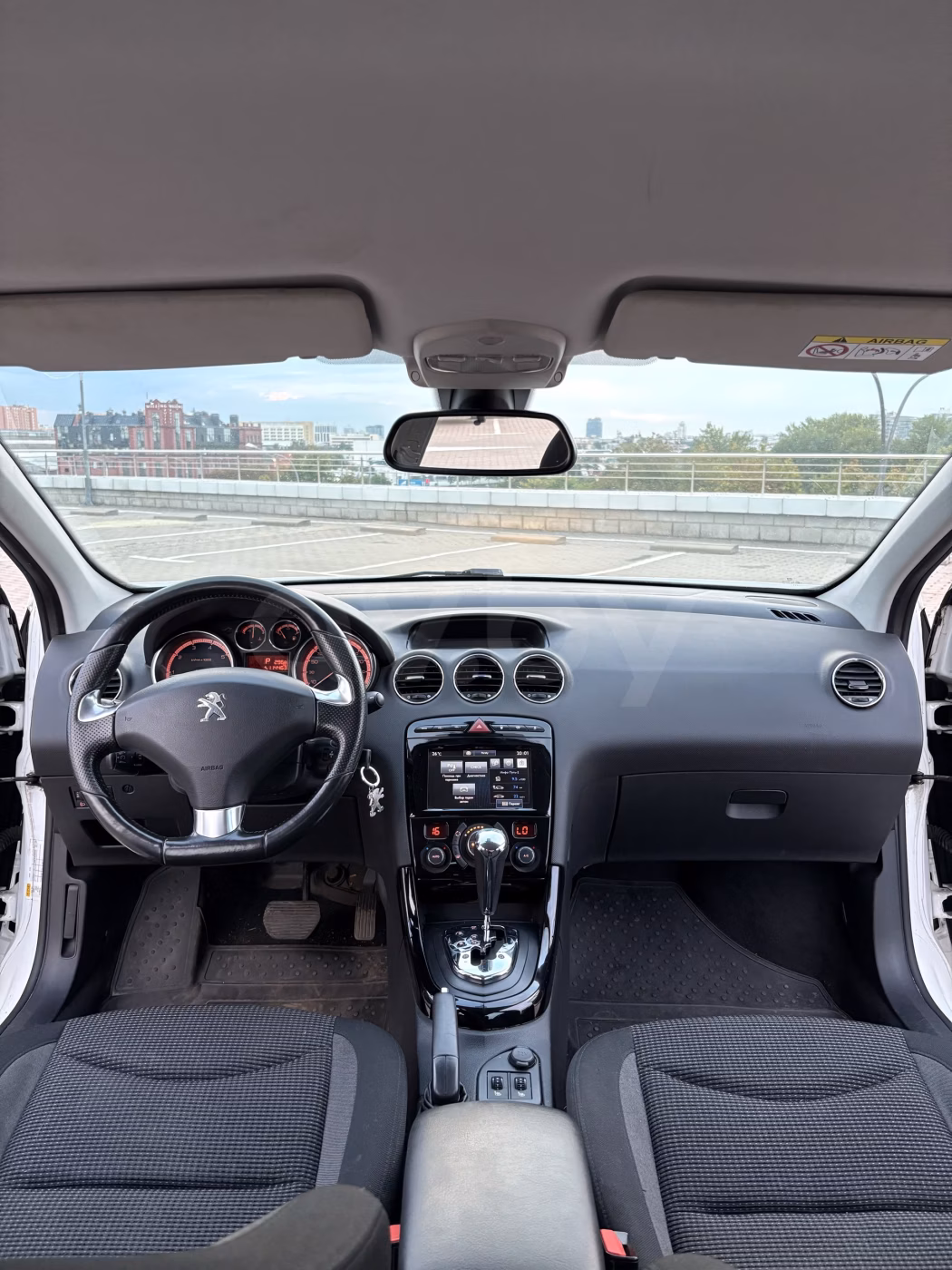 Peugeot 408 фото 14