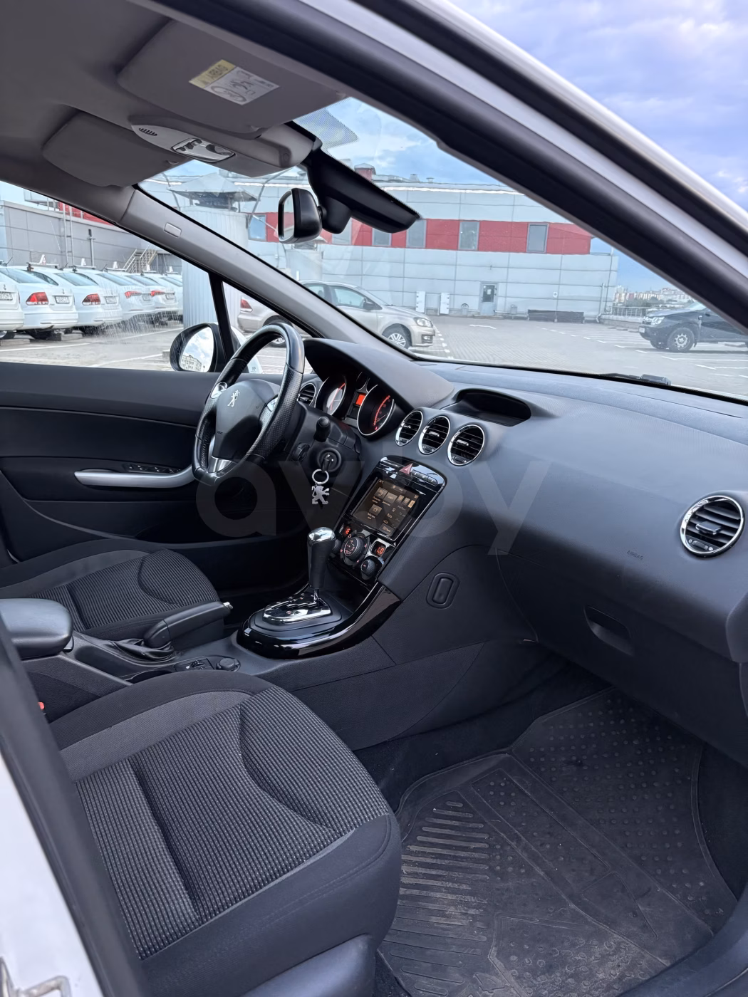 Peugeot 408 фото 15