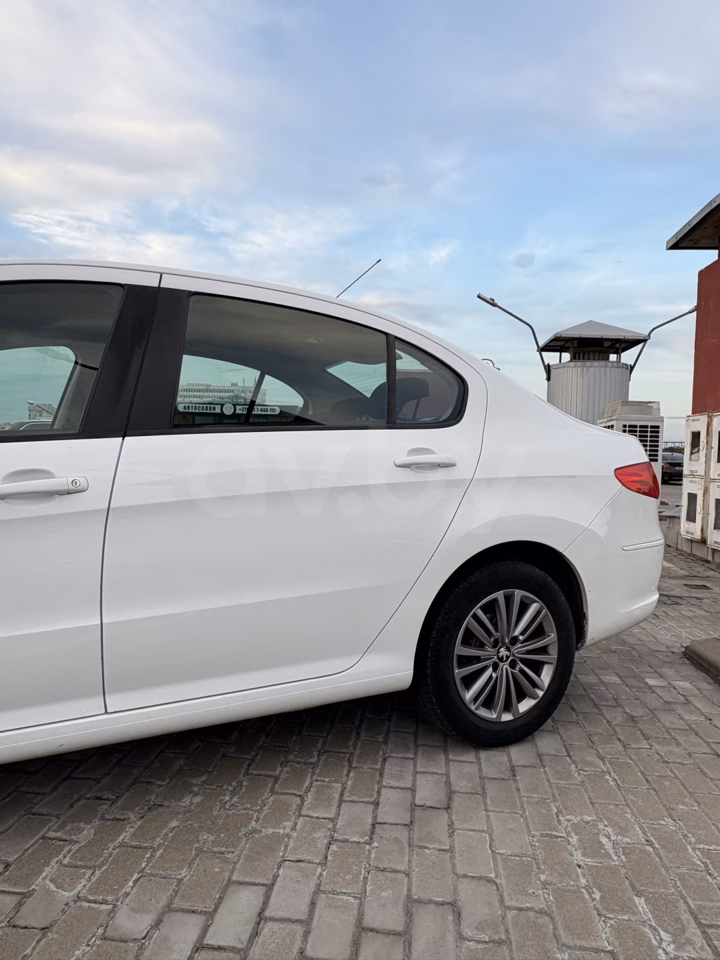 Peugeot 408 фото 25