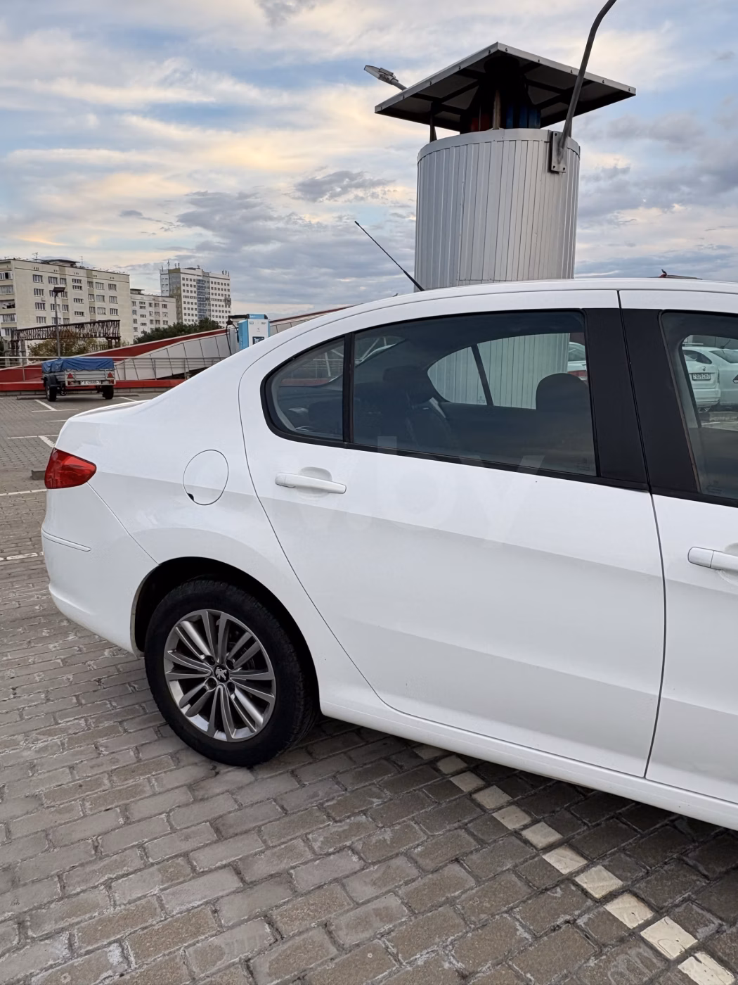Peugeot 408 фото 22