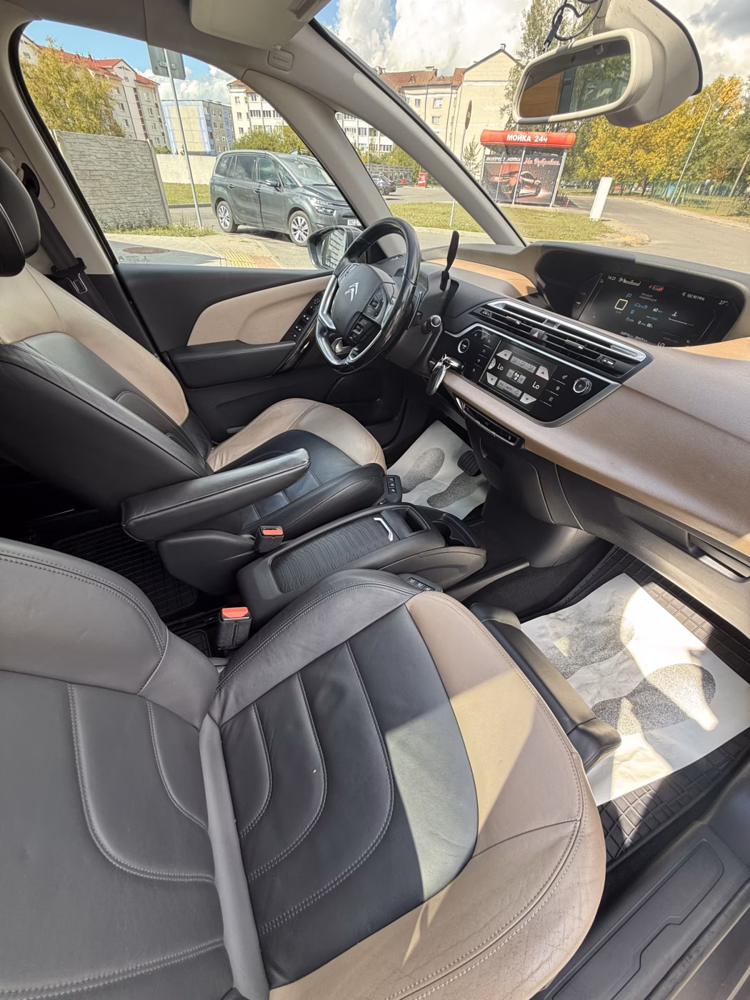Citroen C4 Picasso фото 9