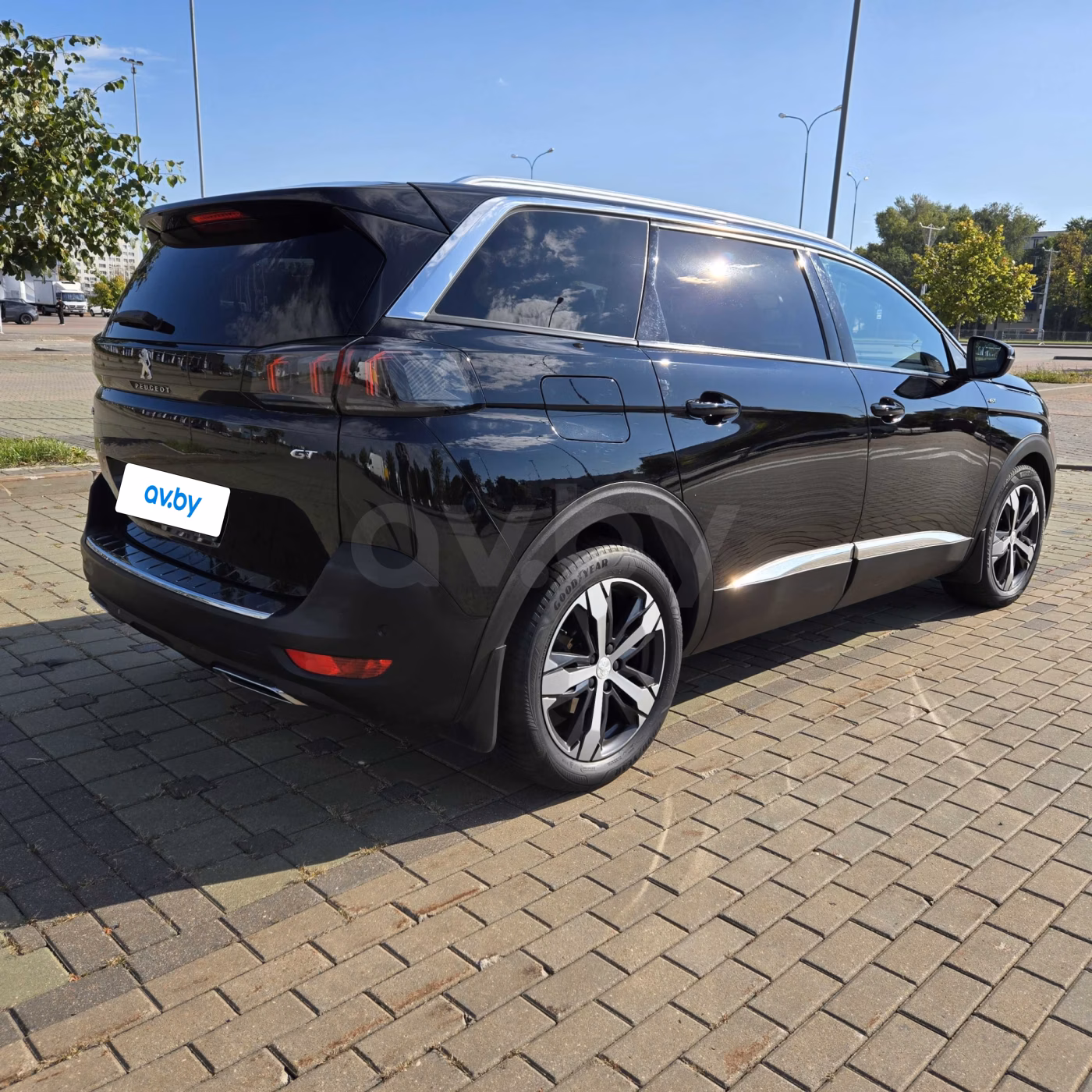 Peugeot 5008 фото 3