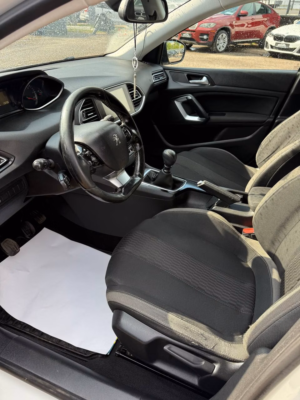 Peugeot 308 фото 11
