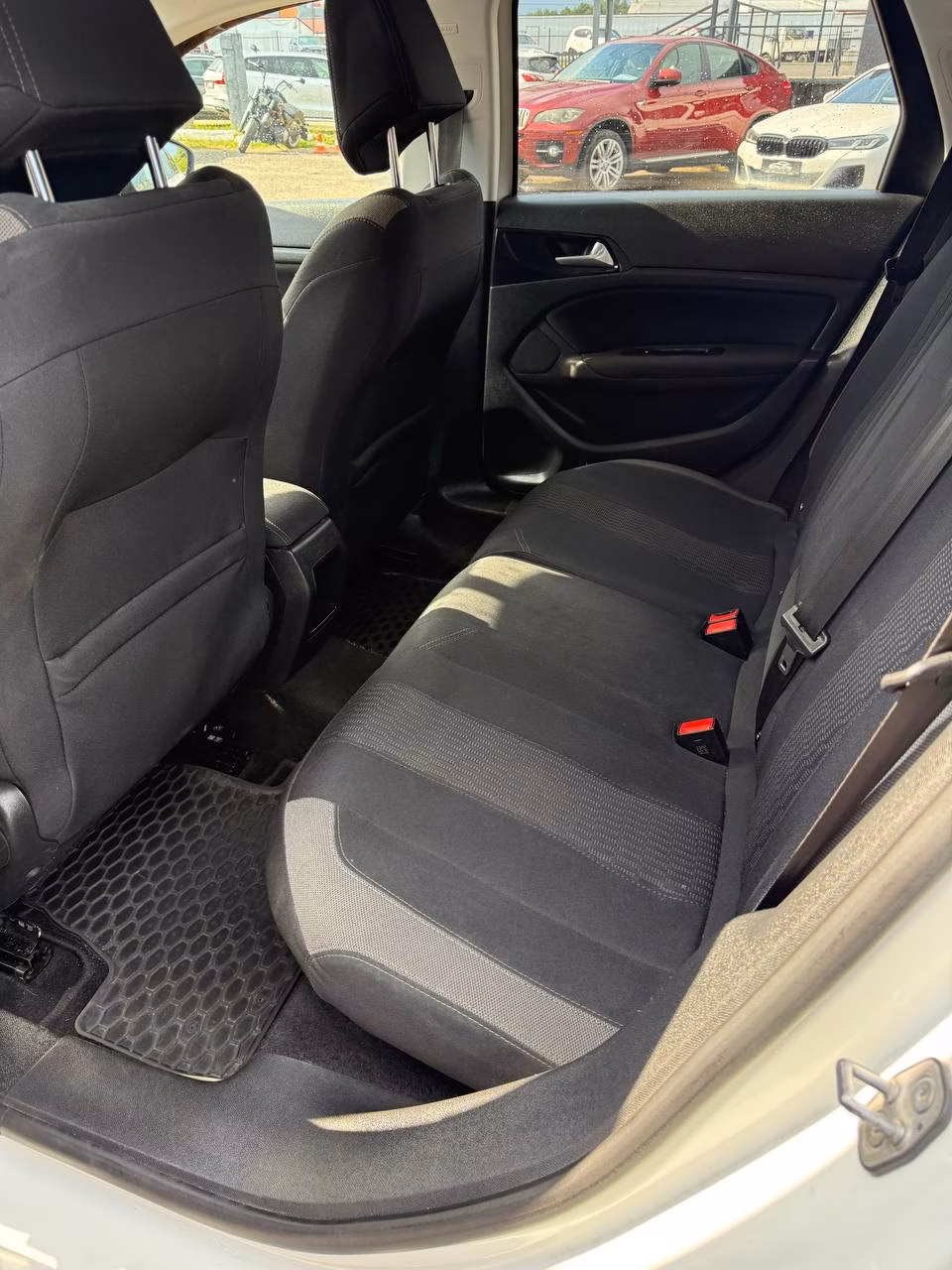 Peugeot 308 фото 14