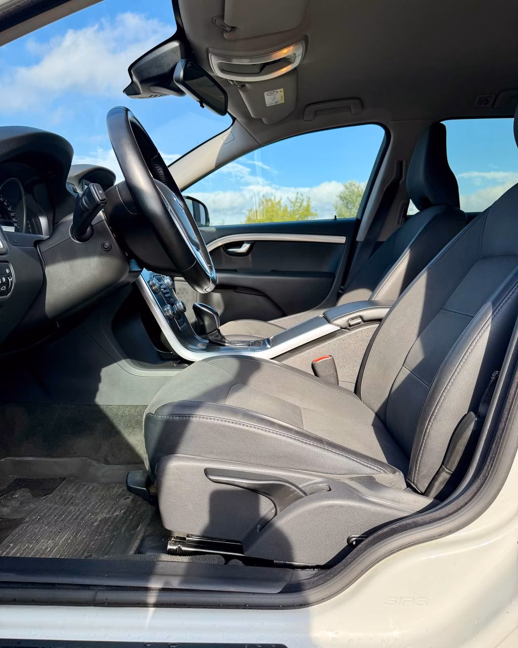 Volvo V70 фото 10