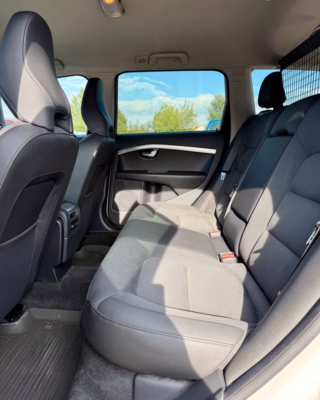 Volvo V70 фото 12