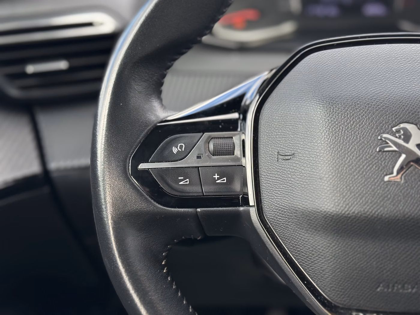 Peugeot 2008 фото 16
