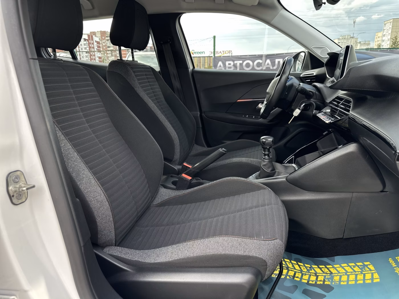 Peugeot 2008 фото 14