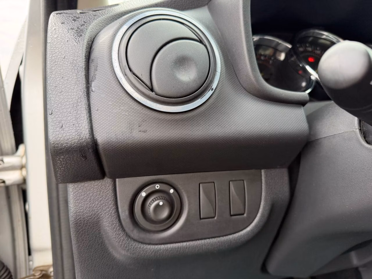 Renault Logan Stepway фото 14