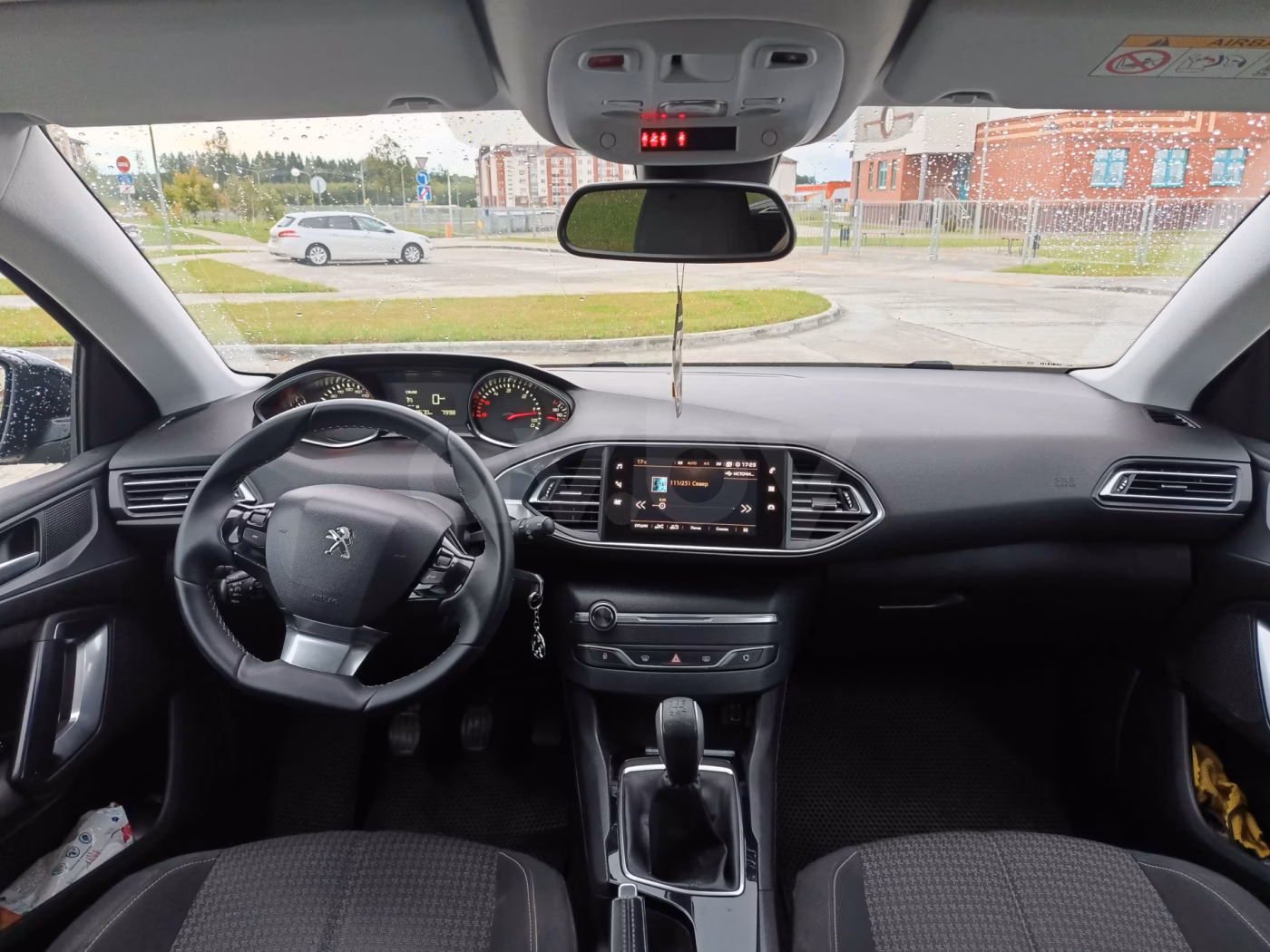 Peugeot 308 фото 5
