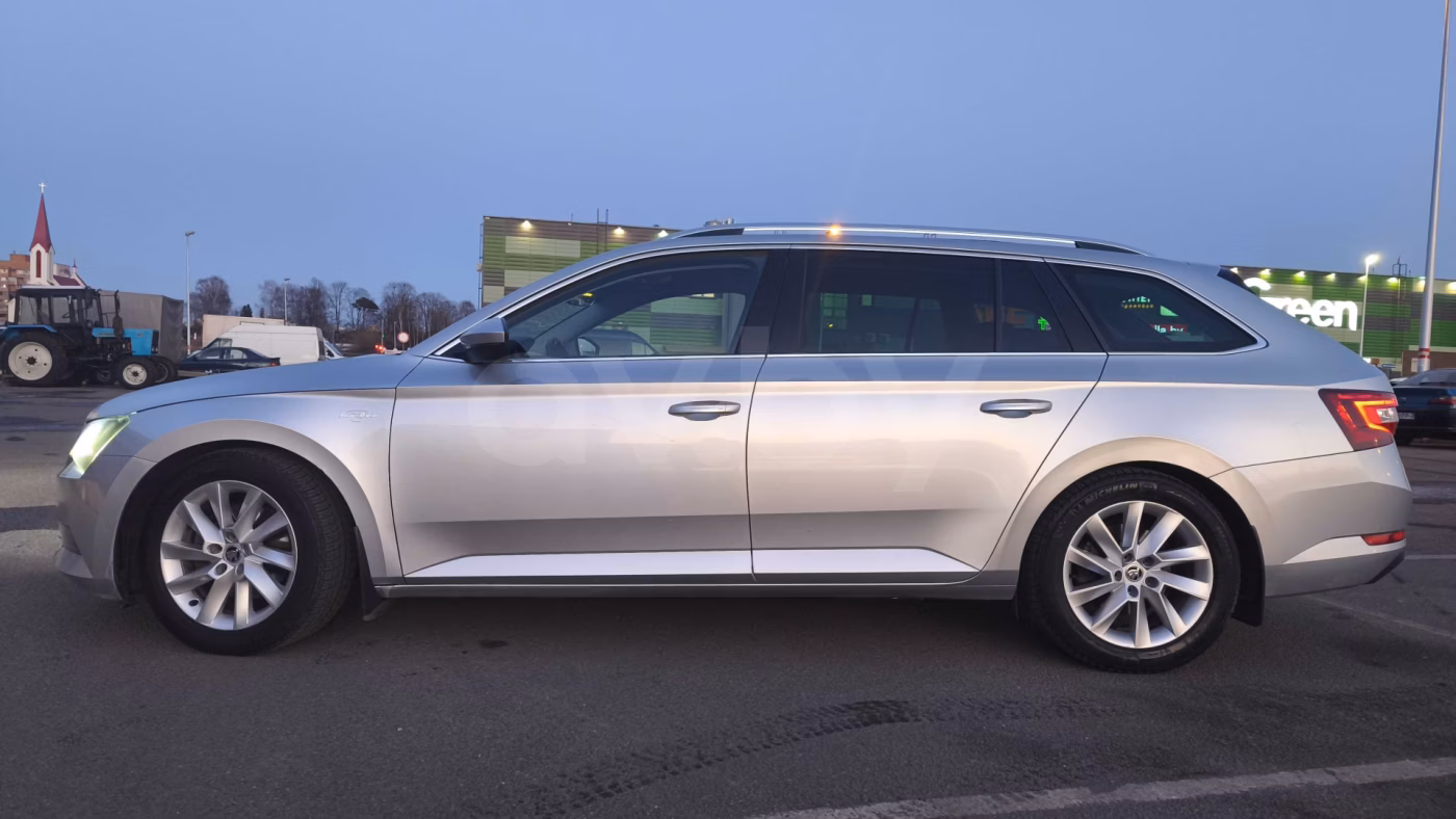 Skoda Superb фото 10