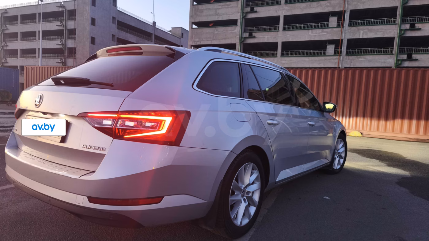 Skoda Superb фото 7