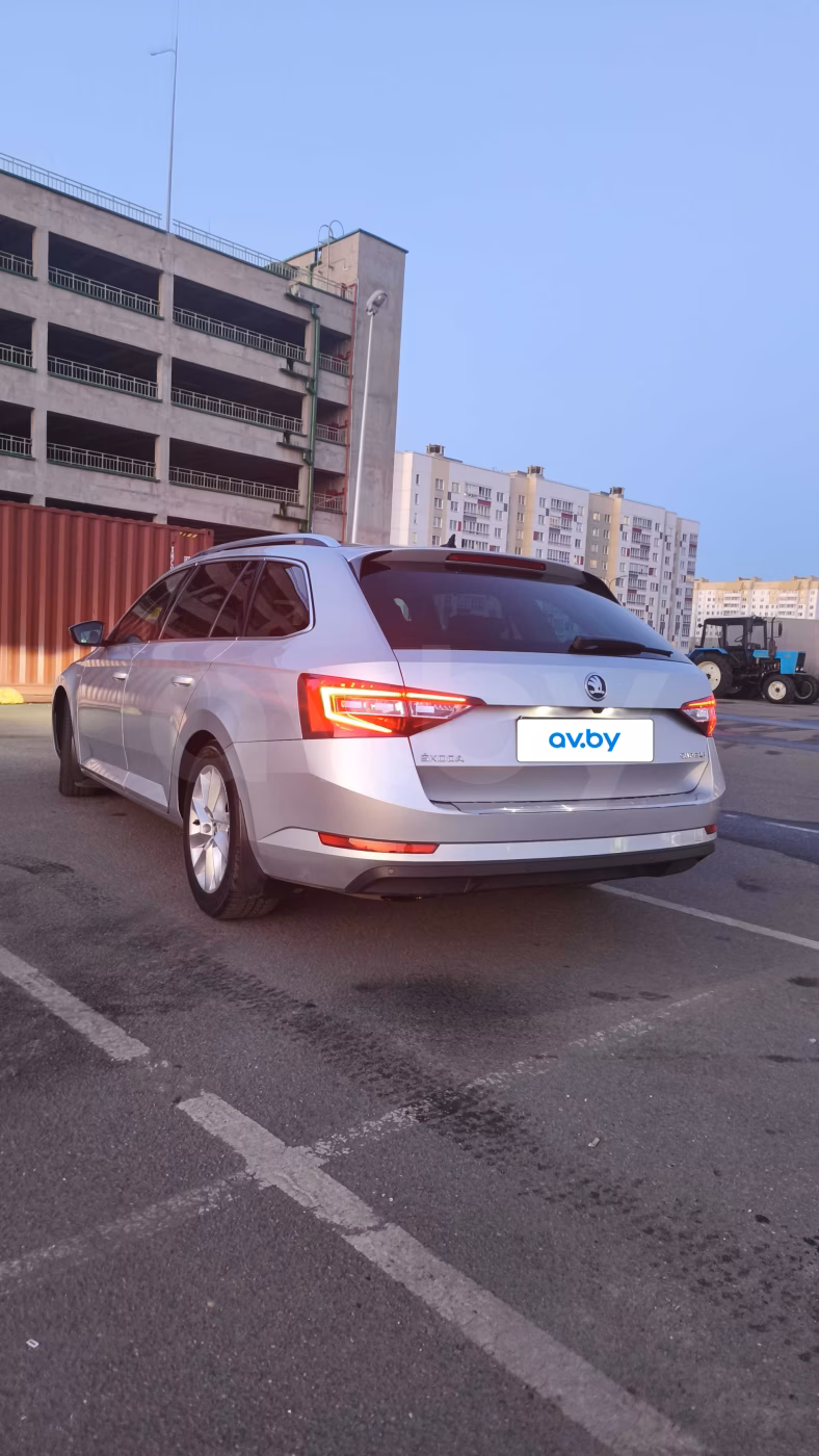 Skoda Superb фото 8