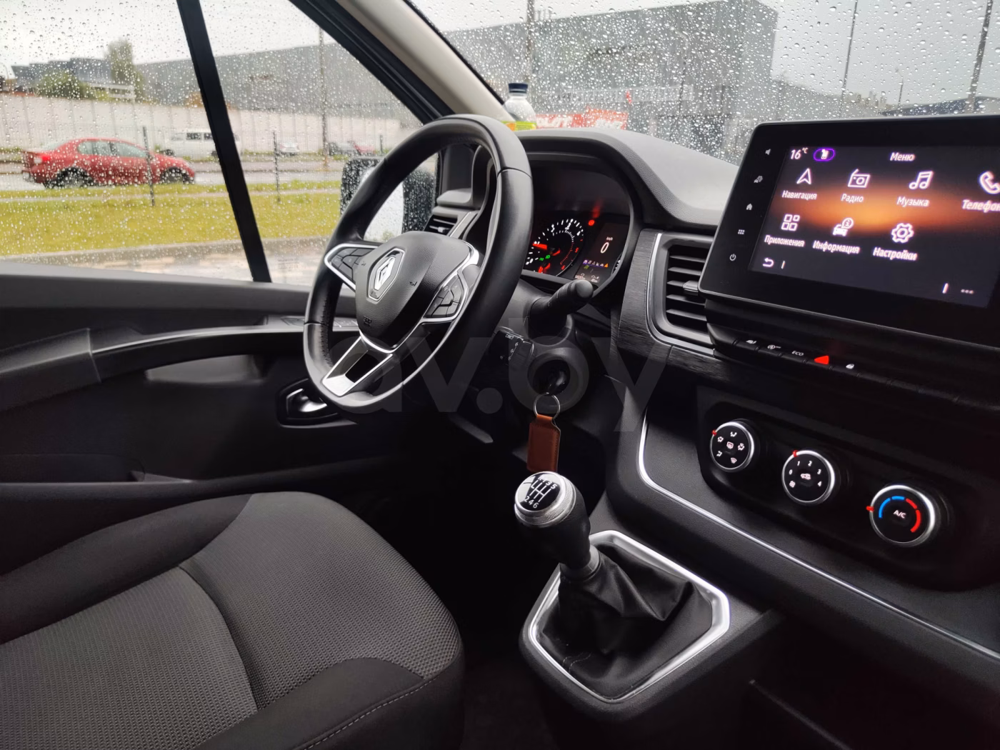 Renault Trafic фото 9