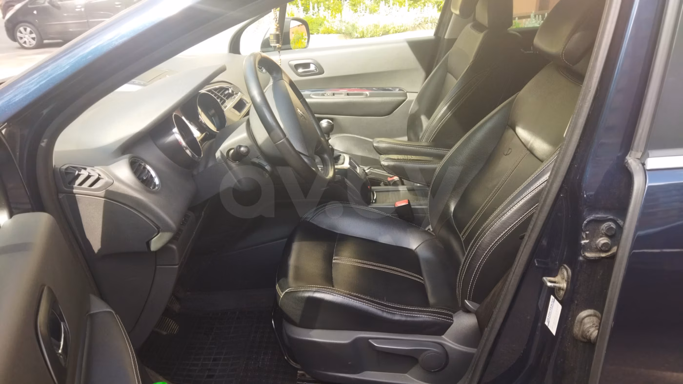 Peugeot 5008 фото 9