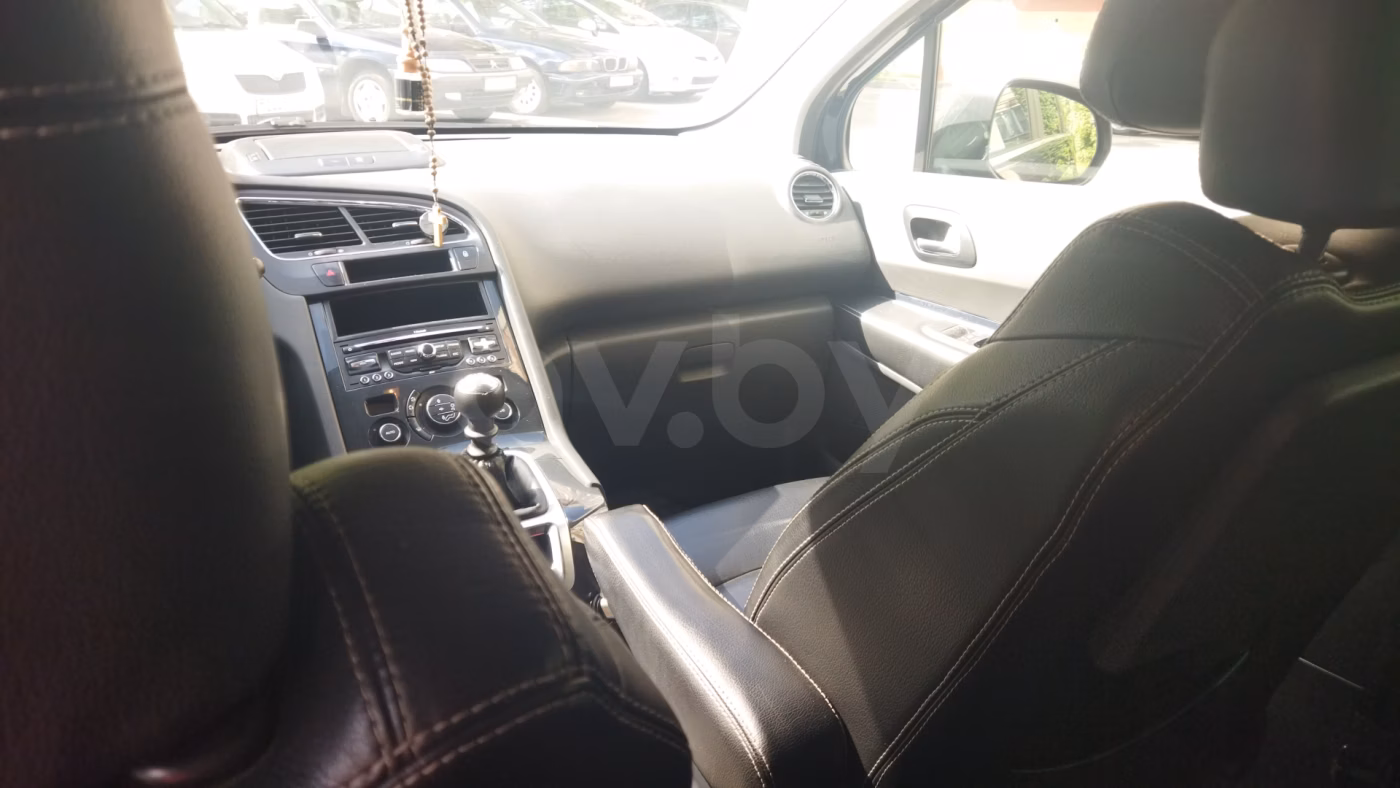 Peugeot 5008 фото 10